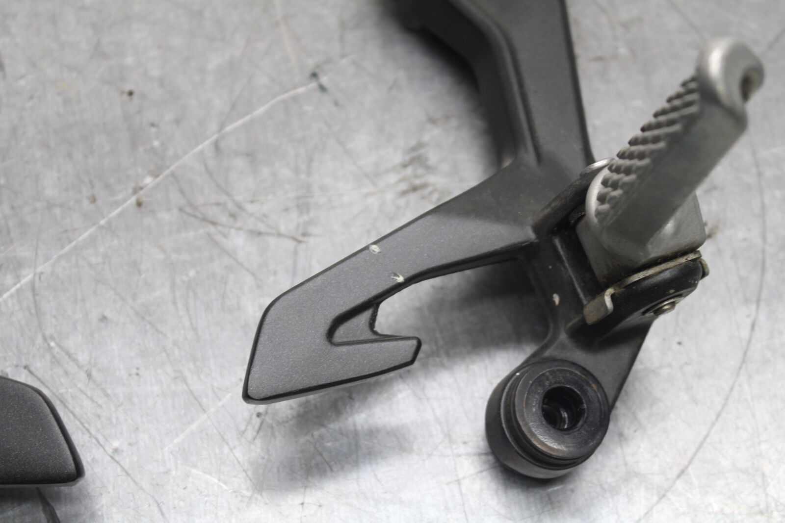 18-23 KAWASAKI NINJA 400 EX400 ABS REAR BACK PASSENGER PEG SET PAIR BB747