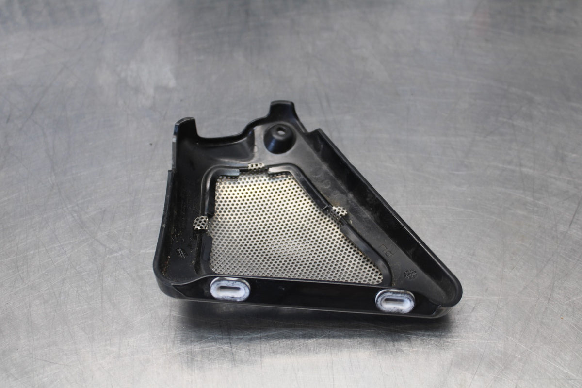 09-17 HARLEY-DAVIDSON V-ROD RIGHT FRAME COVER COWL BB886