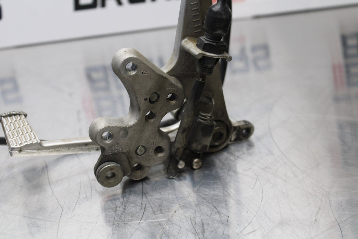 11 SUZUKI GSXR1000 RIGHT REARSET REAR SET DRIVER FOOT PEG REST STOP BB142