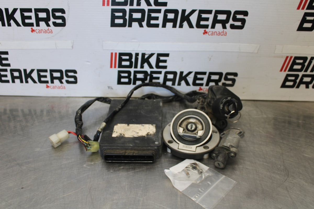 05 YAMAHA YZF R6 IGNITION LOCK KEY SET W/ GAS CAP AND SEAT LOCK BB894