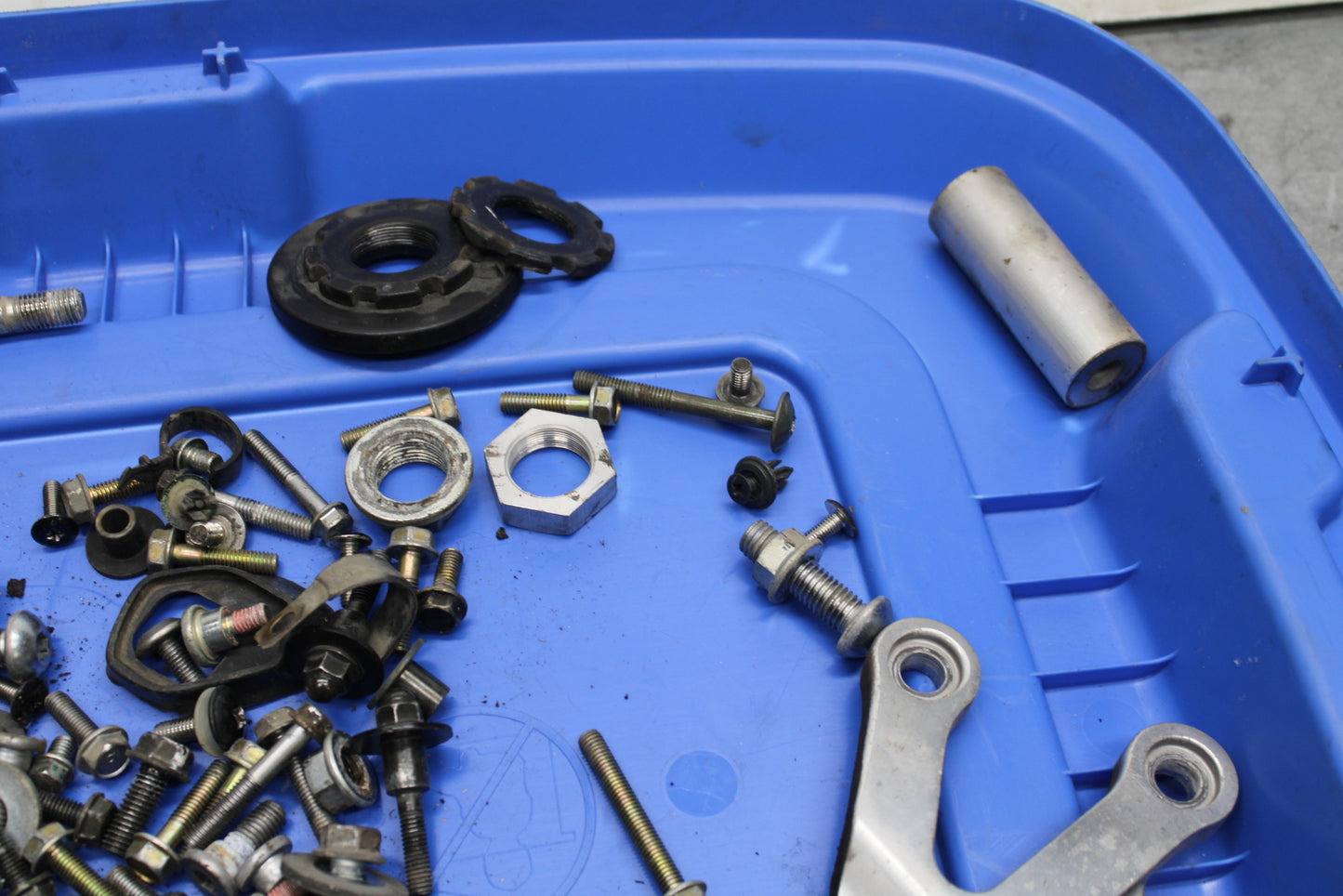 00-02 KAWASAKI NINJA ZX6R MOUNTING BOLTS HARDWARE MOTOR SCREWS BB750