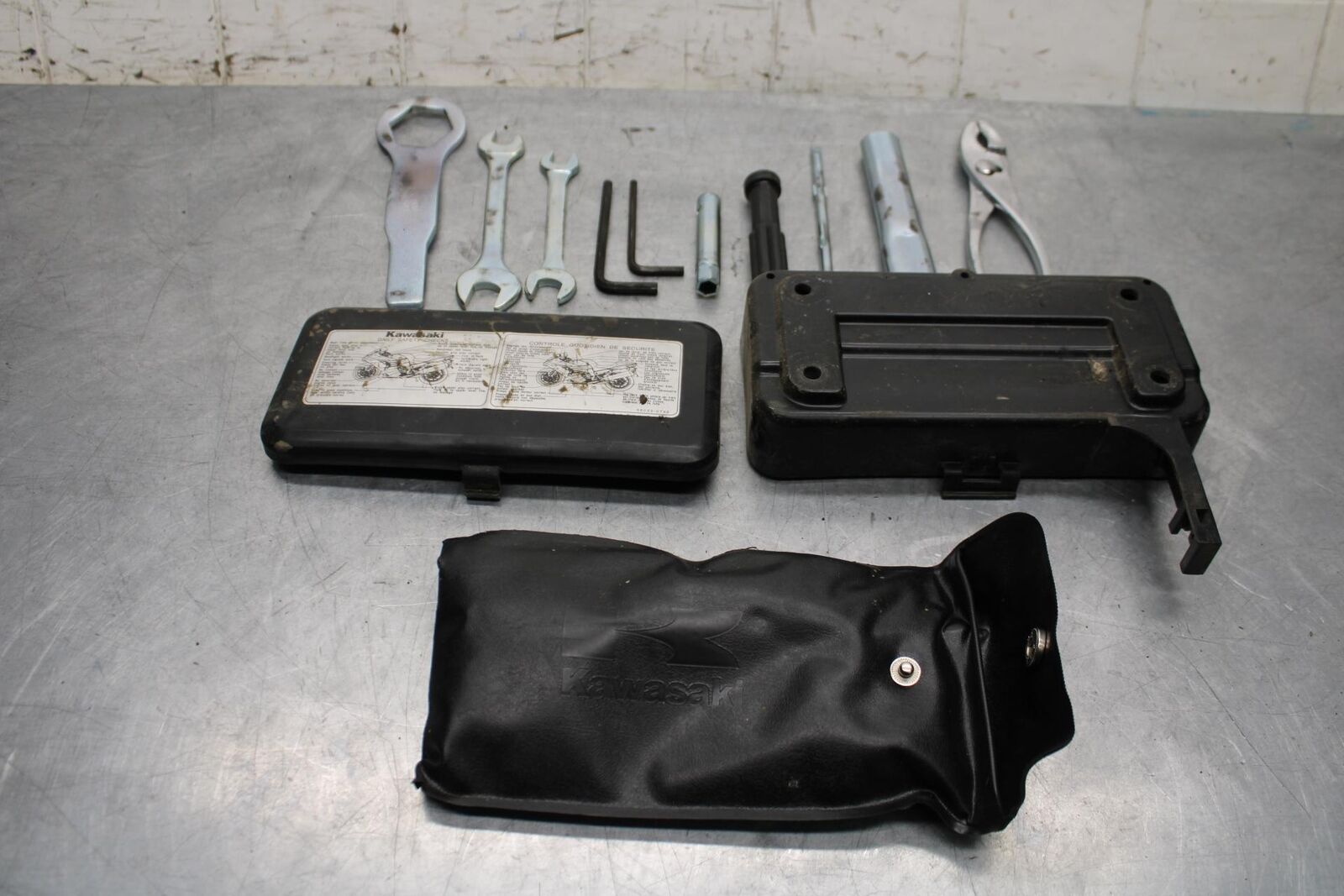 2012 Kawasaki Ninja ZX14R ZX1400E STOCK TOOLS OEM TOOL BAG KIT SET BB60