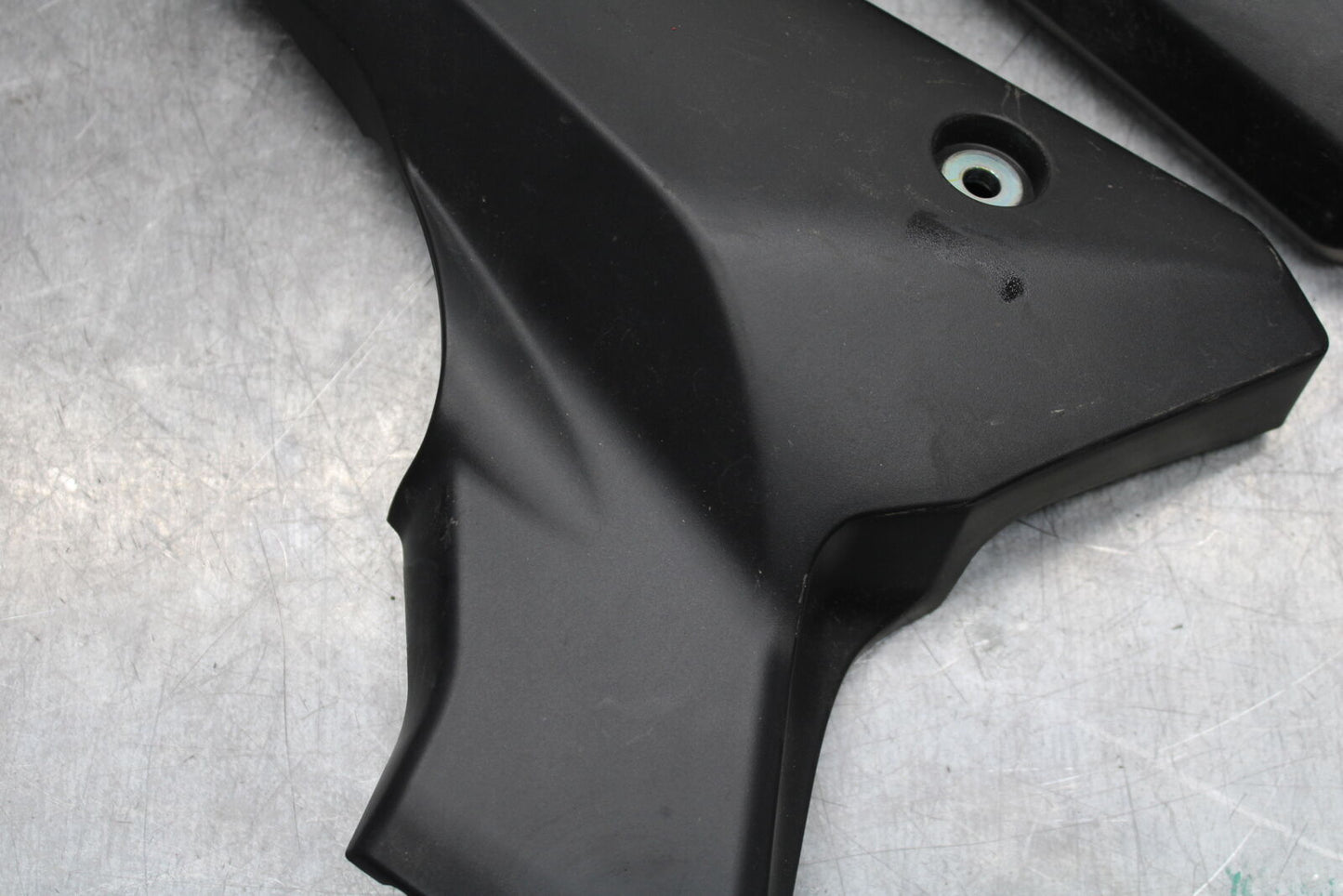 09-15 YAMAHA FZ6R RIGHT LEFT SIDE SEAT PANELS TRIMS COWLS FAIRINGS COVER BB719 