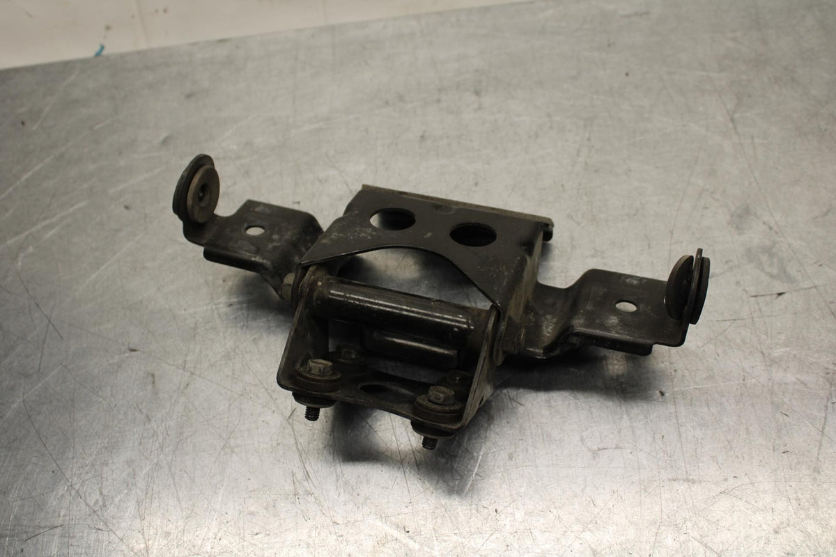 1999 Suzuki GSXR600 REAR BACK TAIL LIGHT MOUNT BRACKET BB580