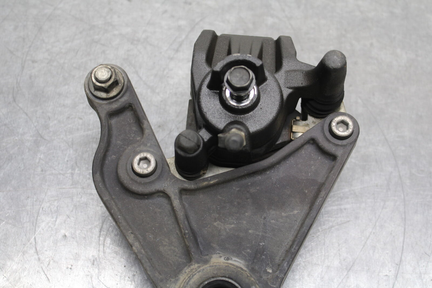 12-13 KAWASAKI Z1000 REAR BACK BRAKE CALIPER W MOUNT BRACKET BB743