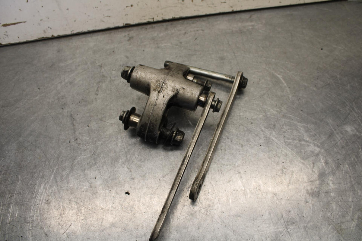 01-03 SUZUKI GSXR600 REAR DOGBONE SHOCK LINKAGE LINK 62600-35870 BB639