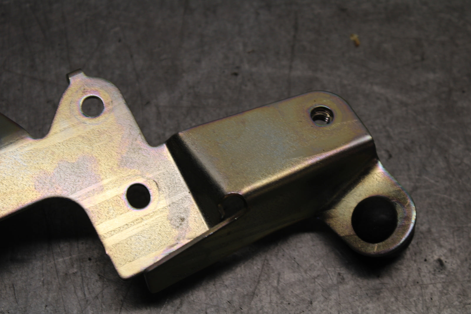 21-24 YAMAHA MT-07 FRONT SEAT MOUNTING BRACKET MOUNT BB662