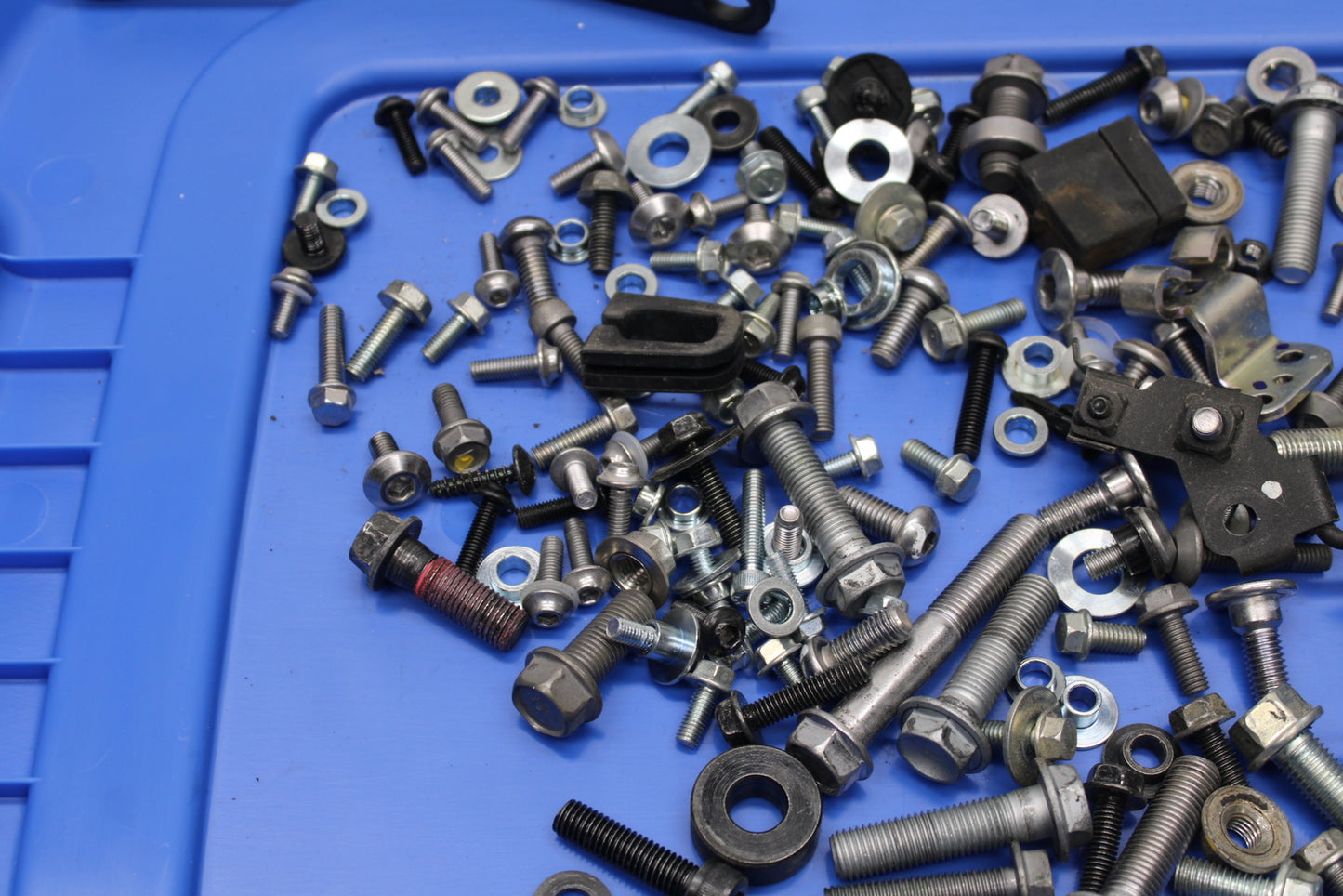 24 KAWASAKI NINJA 500 ABS MOUNTING BOLTS HARDWARE MOTOR SCREWS BB730