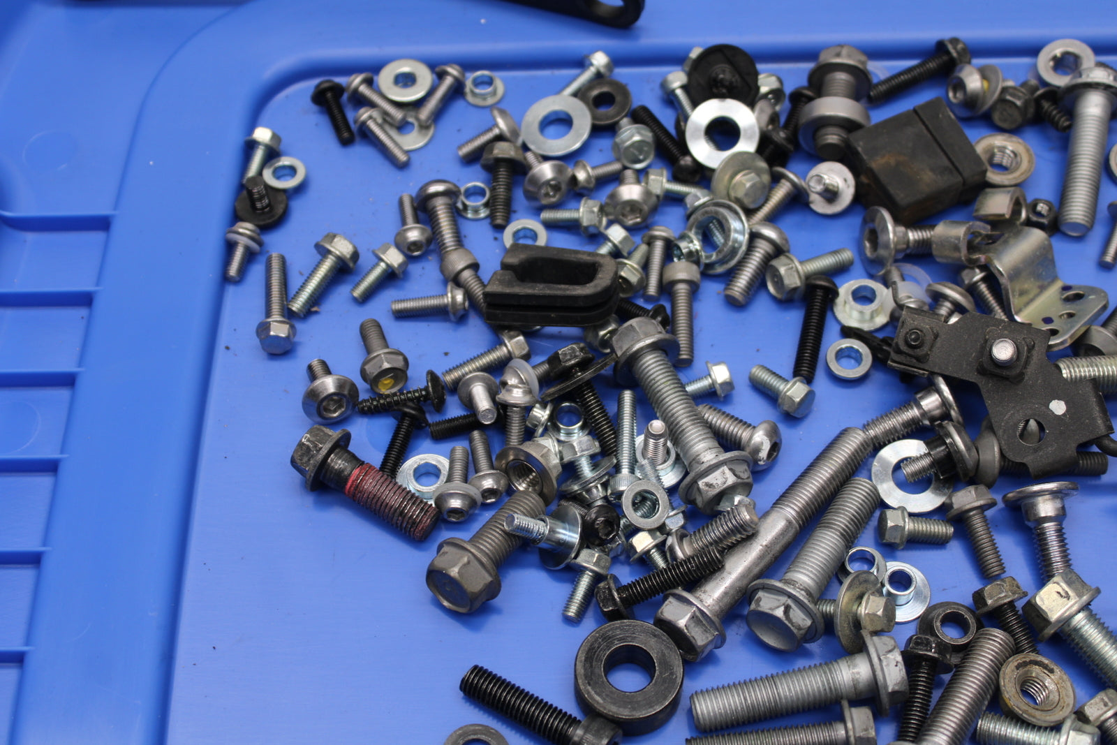 24 KAWASAKI NINJA 500 ABS MOUNTING BOLTS HARDWARE MOTOR SCREWS BB730