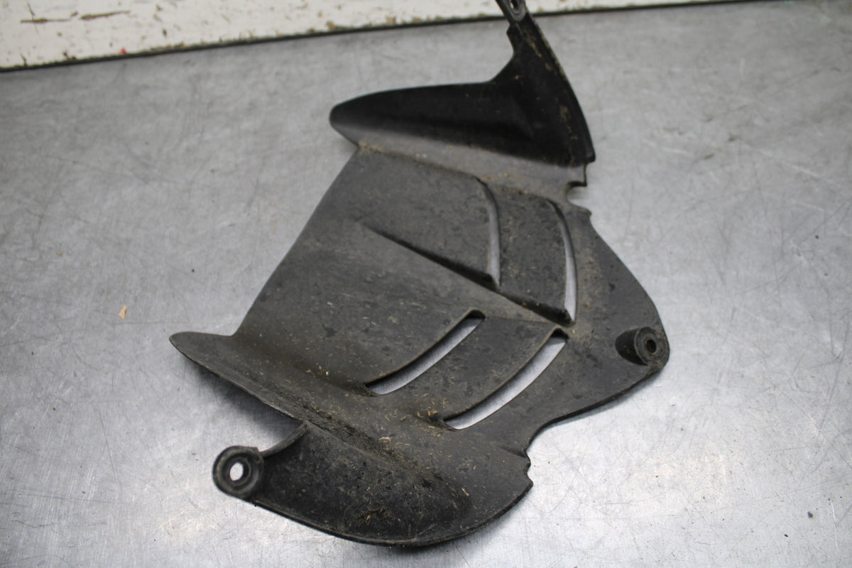 24-25 KAWASAKI NINJA ZX6R REAR BACK WHEEL TIRE HUGGER FENDER BB726
