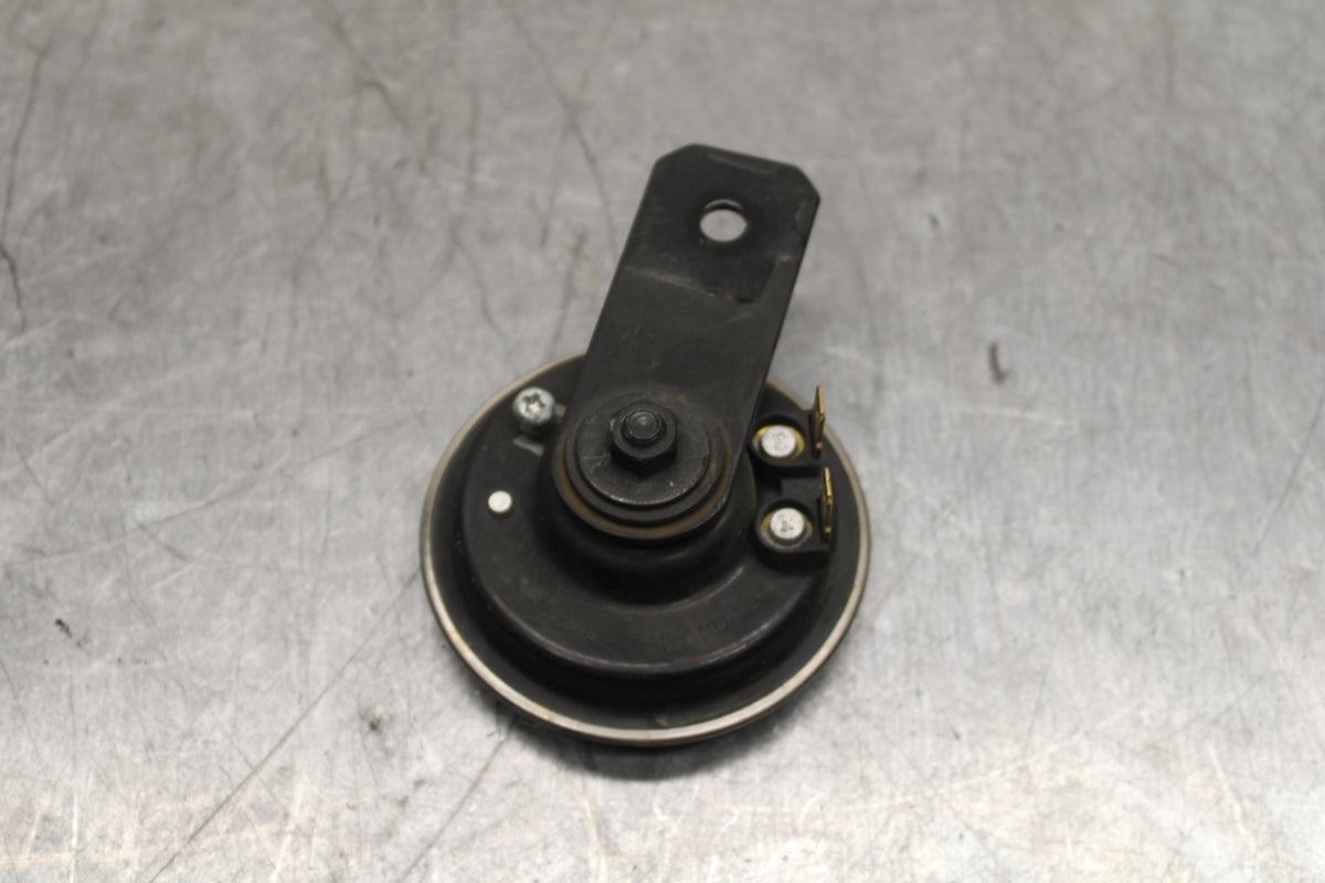 19-22 KAWASAKI Z400 HORN SIGNAL BB738