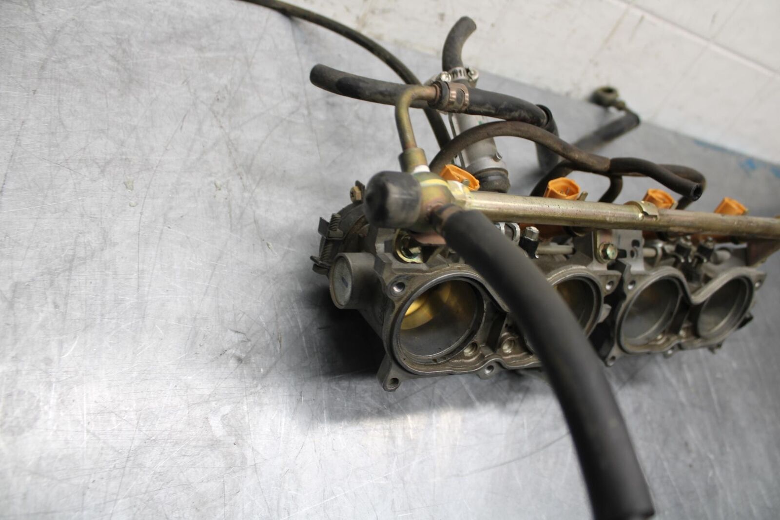 05-06 HONDA CBR600RR MAIN FUEL INJECTORS / THROTTLE BODIES 16401-MEE-A01 BB479