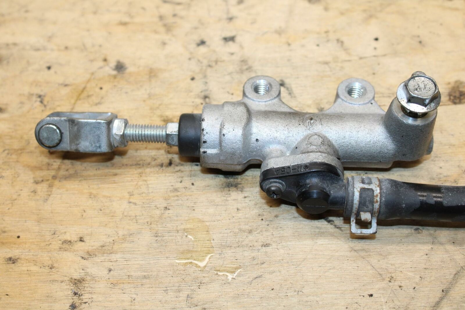 07-12 SUZUKI BANDIT 650S REAR BACK BRAKE MASTER CYLINDER W RESERVOIR BB328