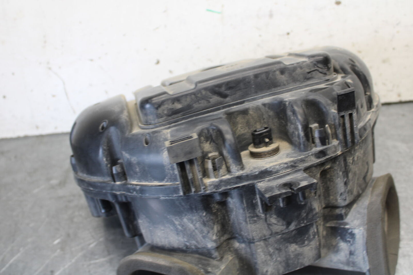 06-07 SUZUKI GSXR 600 AIRBOX AIR INTAKE FILTER BOX BB694