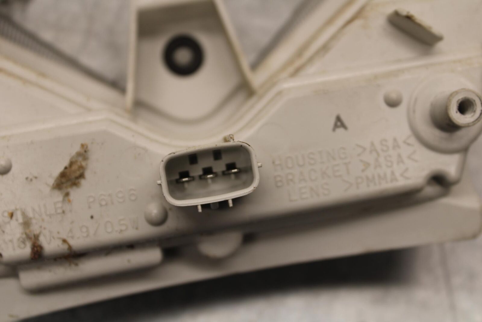 2012 Kawasaki Ninja ZX14R ZX1400E REAR TAIL TAILLIGHT BACK BRAKE LIGHT BB60