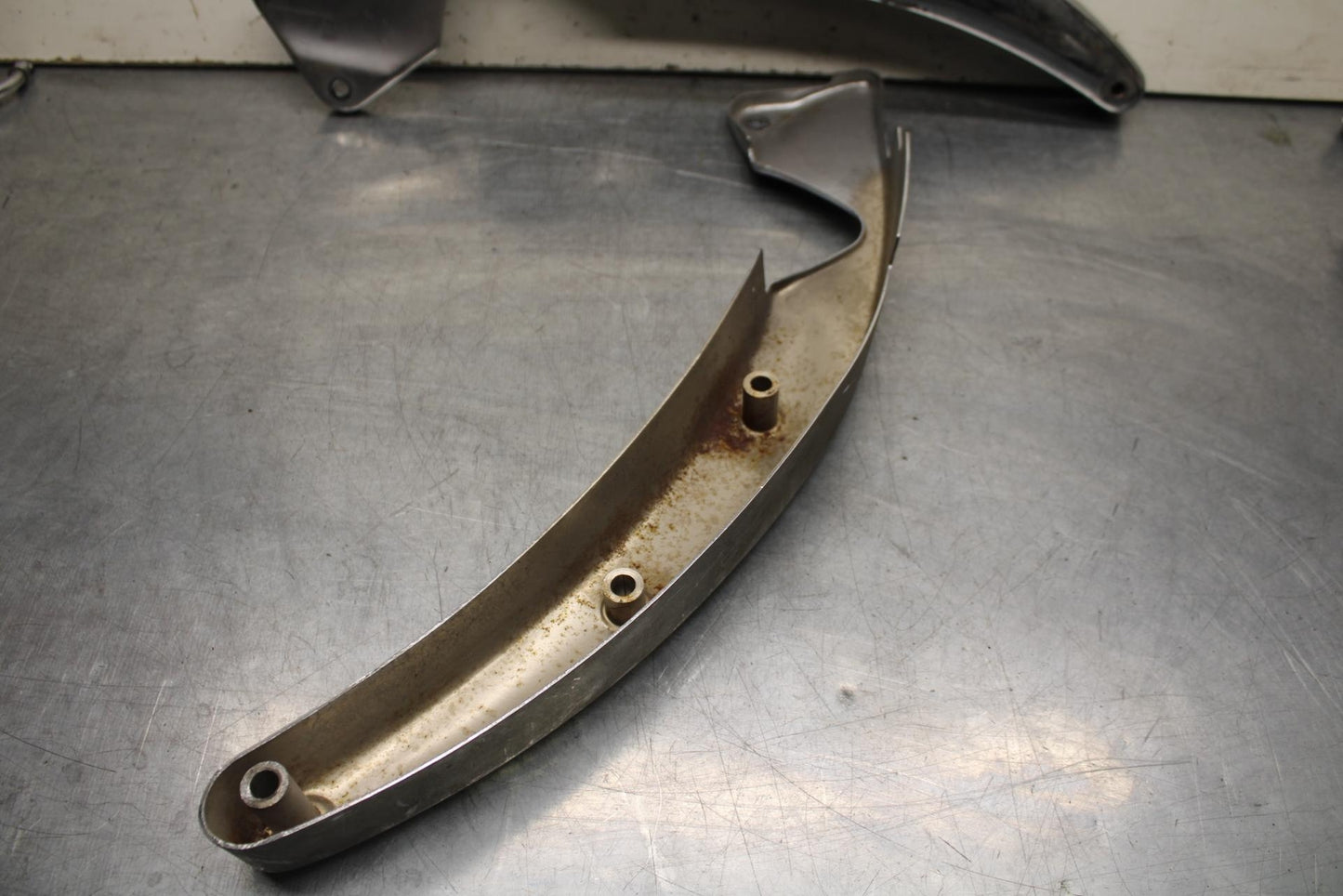 03-08 KAWASAKI VULCAN 1600 REAR BACK FENDER SUPPORT FRAME SUBFRAME BB616