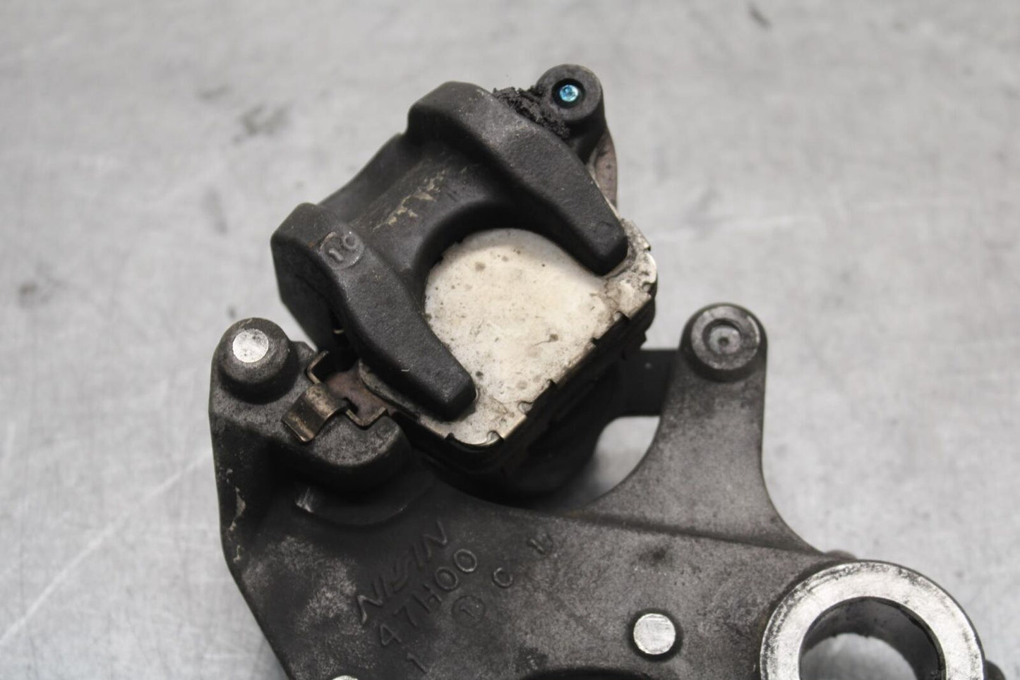 11-24 SUZUKI GSXR  600 750 REAR BACK BRAKE CALIPER W MOUNT BRACKET BB630