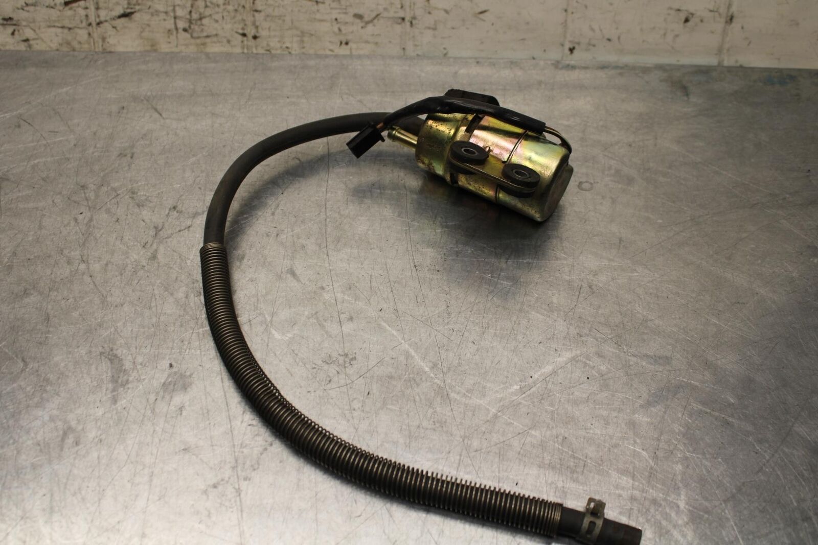 2004 Suzuki Intruder 1500 VL1500 FUEL GAS PUMP BB573