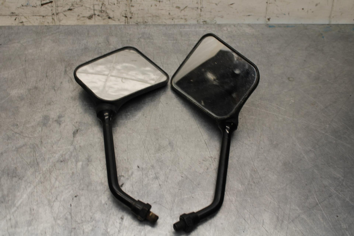 75 SUZUKI GT 550 UPPER FAIRING MIRROR BB67