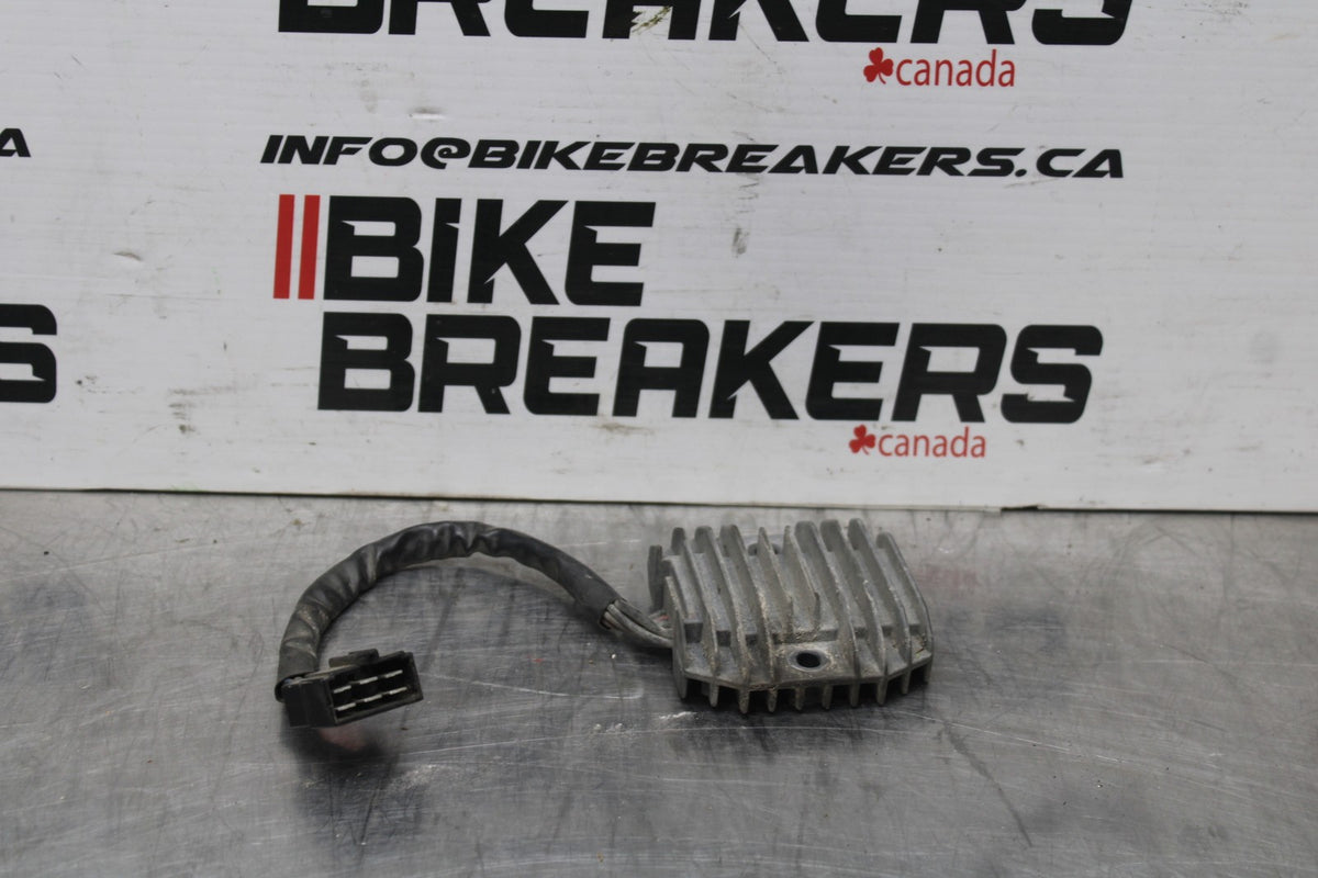 98 KAWASAKI NINJA ZX6 RECTIFIER VOLTAGE REGULATOR BB870