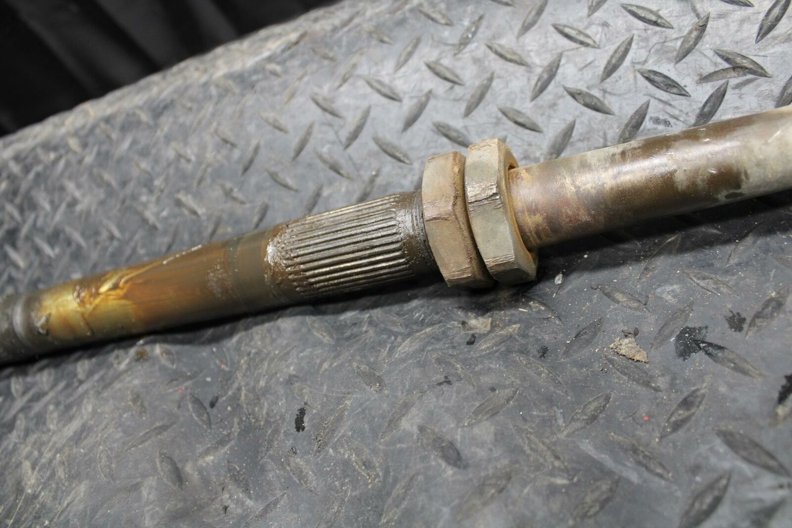 2004 Yamaha Banshee 350 YFZ350 REAR AXLE BACK WHEEL PIVOT BOLT AXEL SHAFT BB232