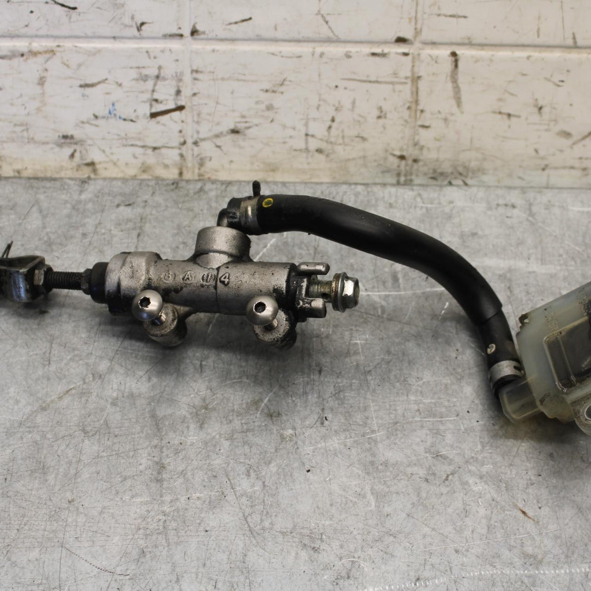 08-10 SUZUKI GSXR750 REAR BACK BRAKE MASTER CYLINDER W RESERVOIR BB58