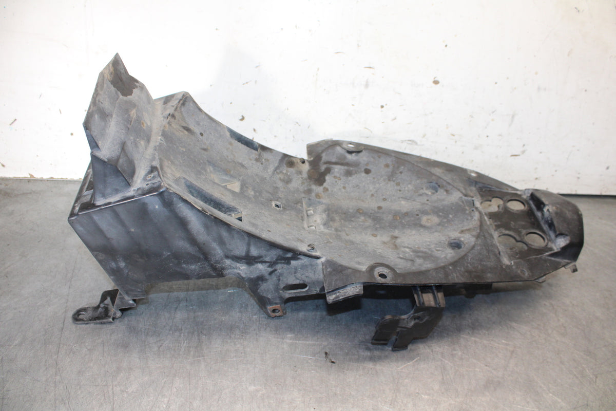 09-15 YAMAHA FZ6R REAR BACK TAIL UNDERTAIL BATTERY TRAY PLASTIC BB686