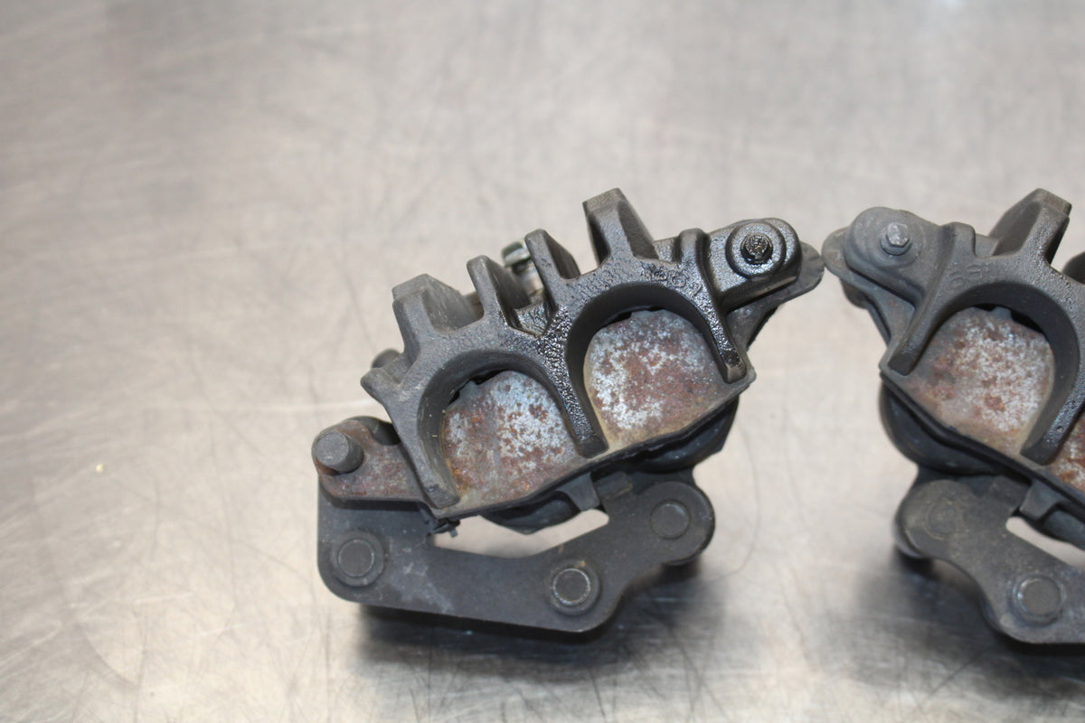 00 SUZUKI SV650 RIGHT LEFT FRONT BRAKE CALIPER SET PAIR CALIPERS BB156