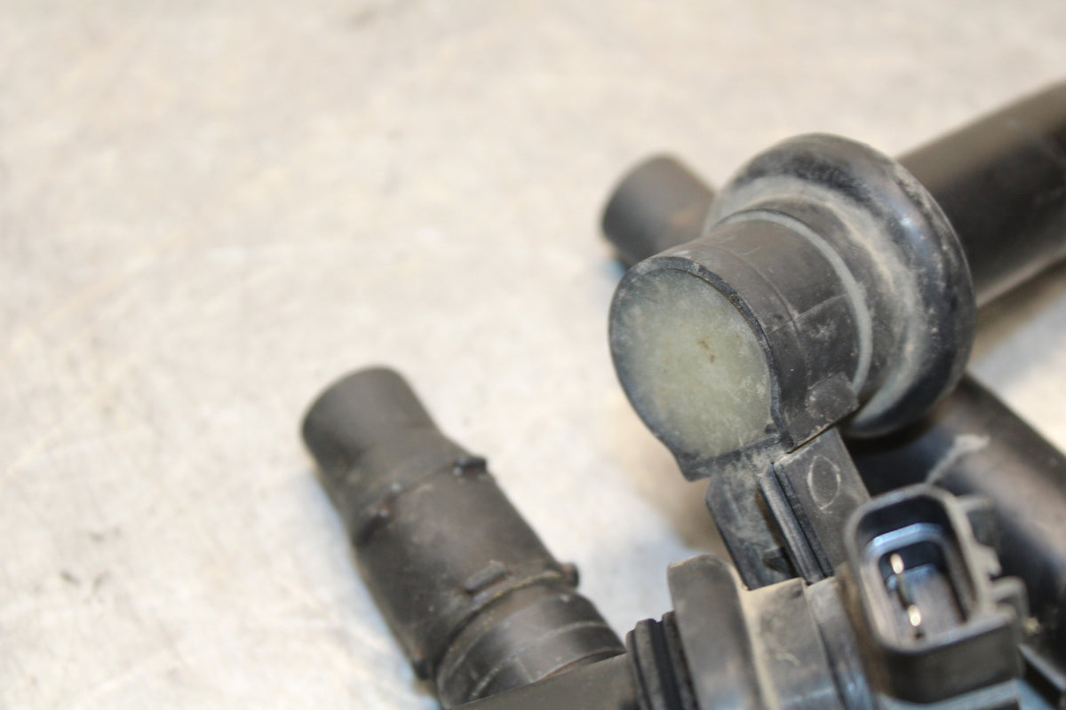04-06 YAMAHA YZF R1 IGNITION COILS COIL SPARK PLUG CAPS 5VY-82310-00-00 BB659