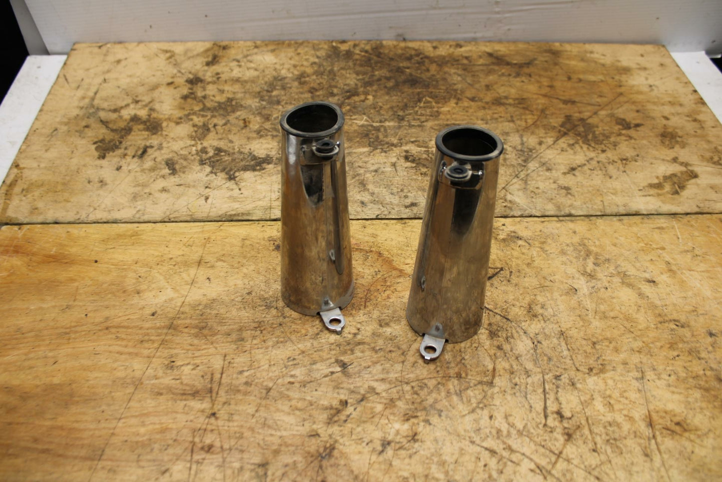 05-08 KAWASAKI VULCAN 1500 VN1500N CLASSIC FRONT FORK UPPER COVER GUARD BB343