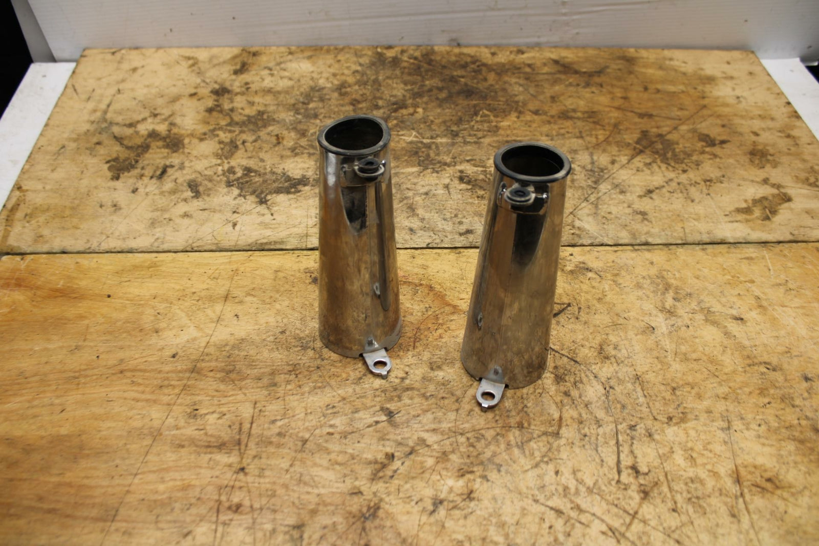 05-08 KAWASAKI VULCAN 1500 VN1500N CLASSIC FRONT FORK UPPER COVER GUARD BB343