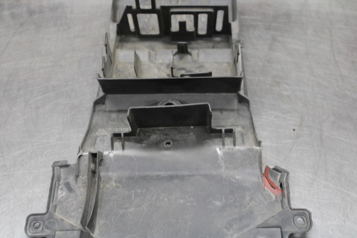 11-24 SUZUKI GSXR750 REAR BACK TAIL UNDERTAIL BATTERY TRAY PLASTIC BB879