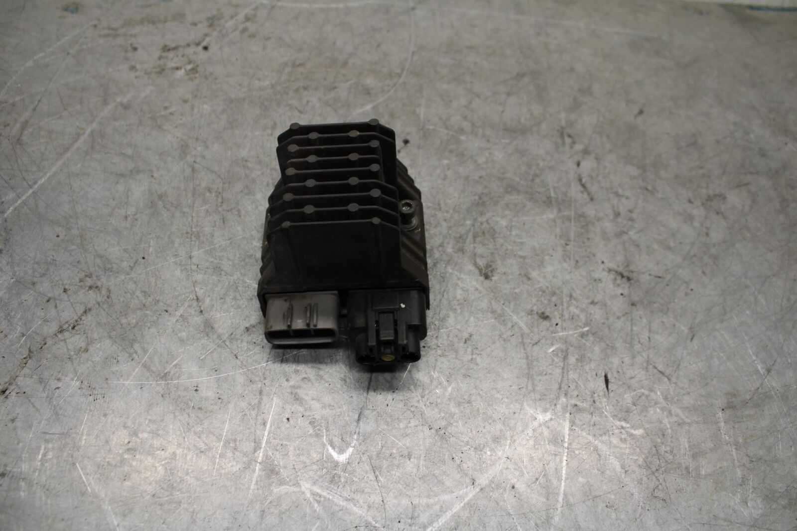 04-06 YAMAHA YZF R1 RECTIFIER VOLTAGE REGULATOR BB432