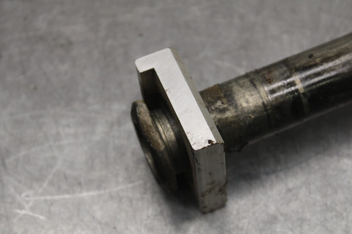 07-08 YAMAHA YZF R1 REAR AXLE BACK WHEEL RIM PIVOT BOLT AXEL BB724