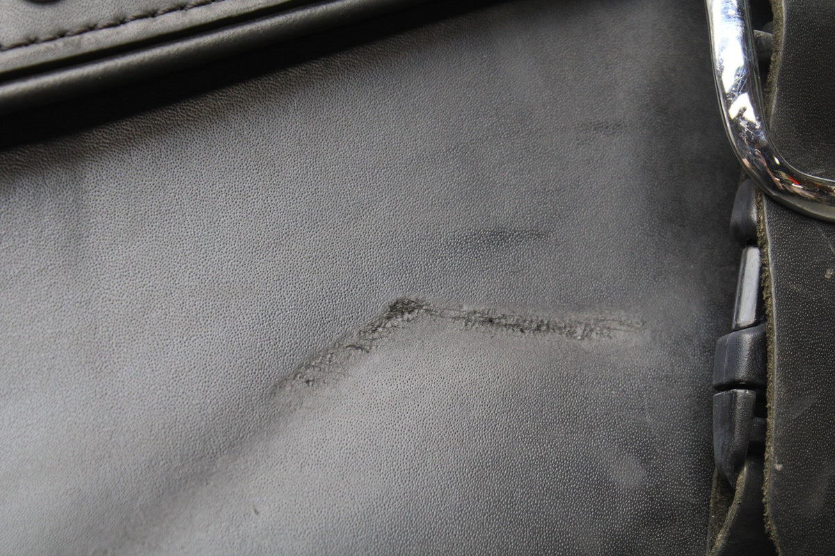 07 HONDA VTX1300R RIGHT SIDE CARGO LUGGAGE SADDLEBAG BAG COMPARTMENT BB825