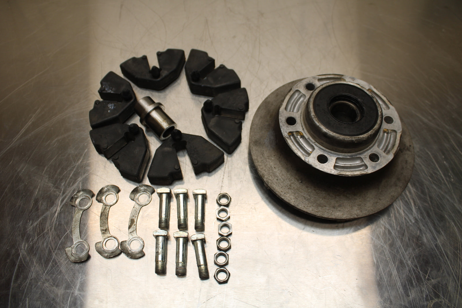 86 SUZUKI GS750ES REAR HUB & SHOCK DAMPERS CUSH ABSORBERS BB140