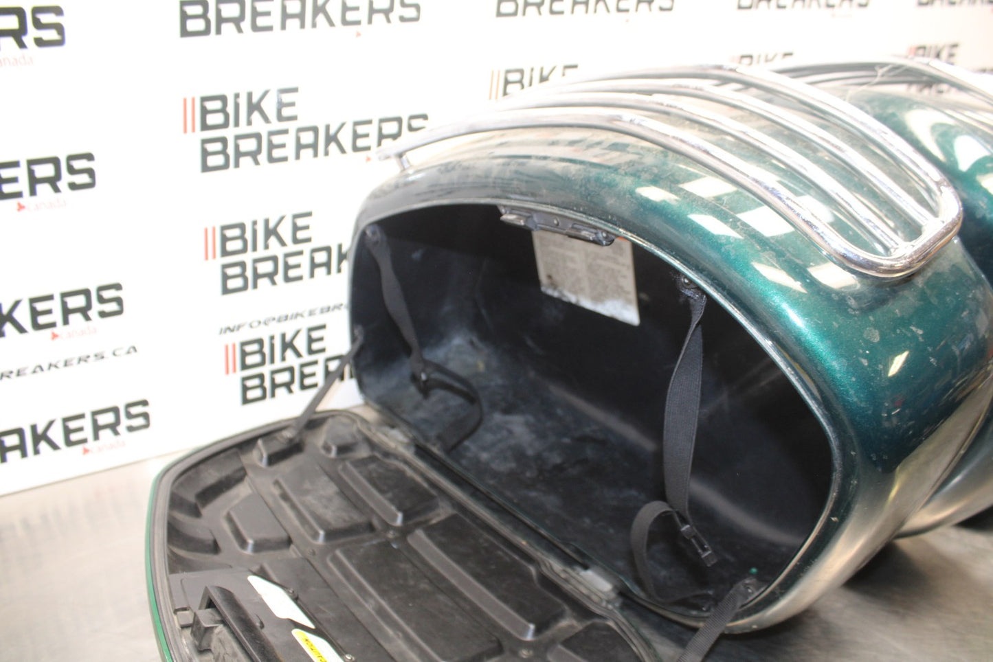 03-08 KAWASAKI VULCAN 1600 CARGO LUGGAGE SADDLEBAG BAG COMPARTMENT SET  BB196