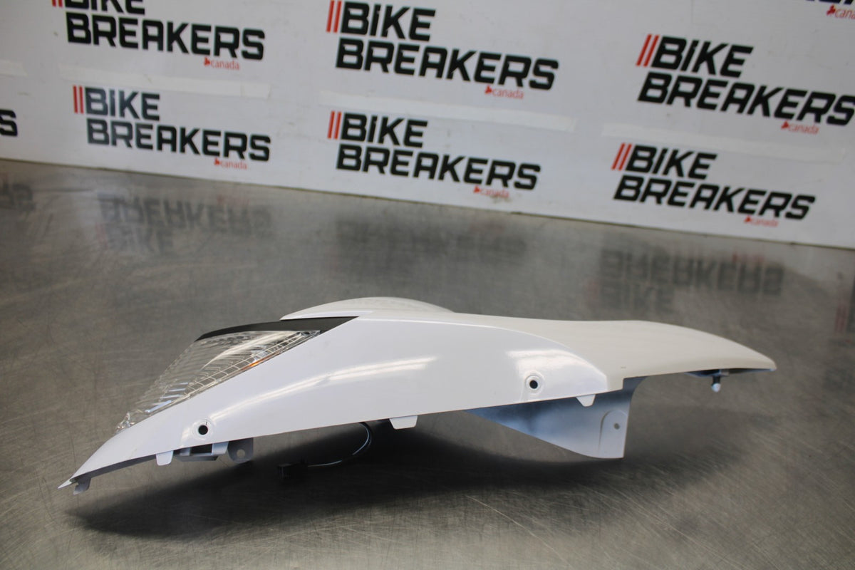 11-25 SUZUKI GSXR 600  RIGHT REAR BACK TAIL FAIRING COWL SHROUD BB882