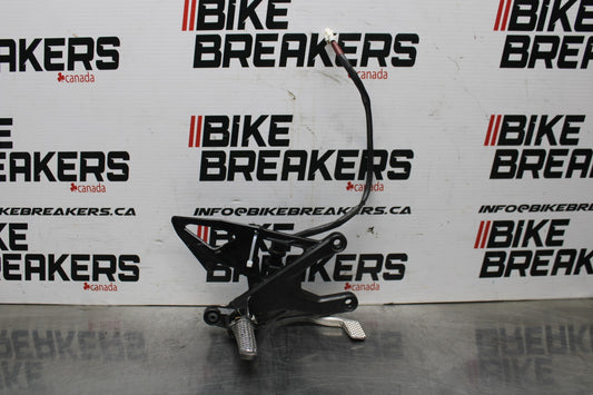 18 YAMAHA YZF R1  RIGHT REARSET REAR SET DRIVER FOOT PEG REST STOP BB838
