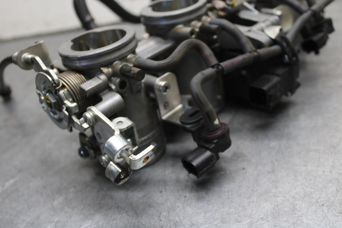 13-18 KAWASAKI NINJA ZX6R MAIN FUEL INJECTORS / THROTTLE BODIES BB682