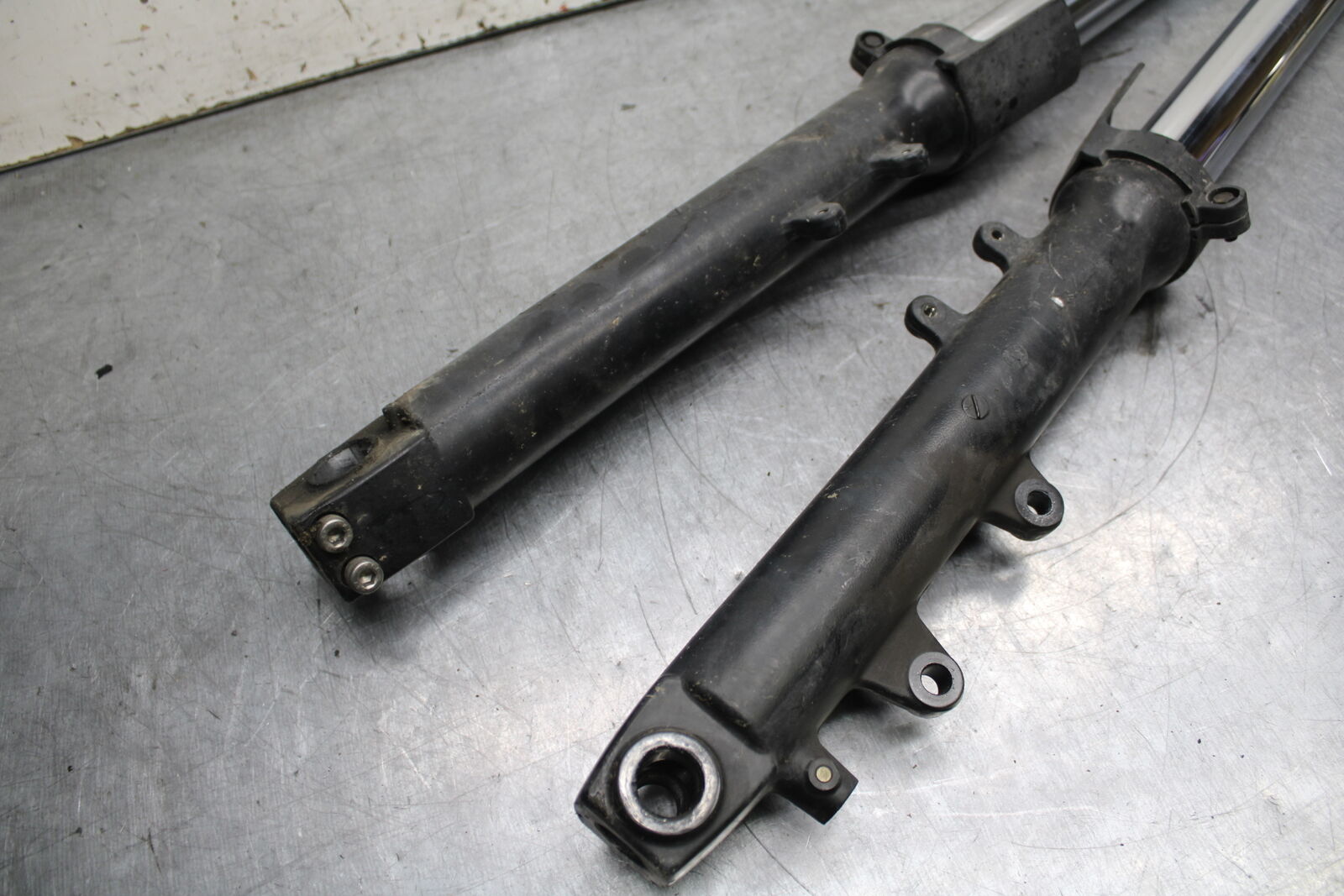 03-04 TRIUMPH DAYTONA 600 FRONT FORKS SHOCK SUSPENSION SET PAIR BB745