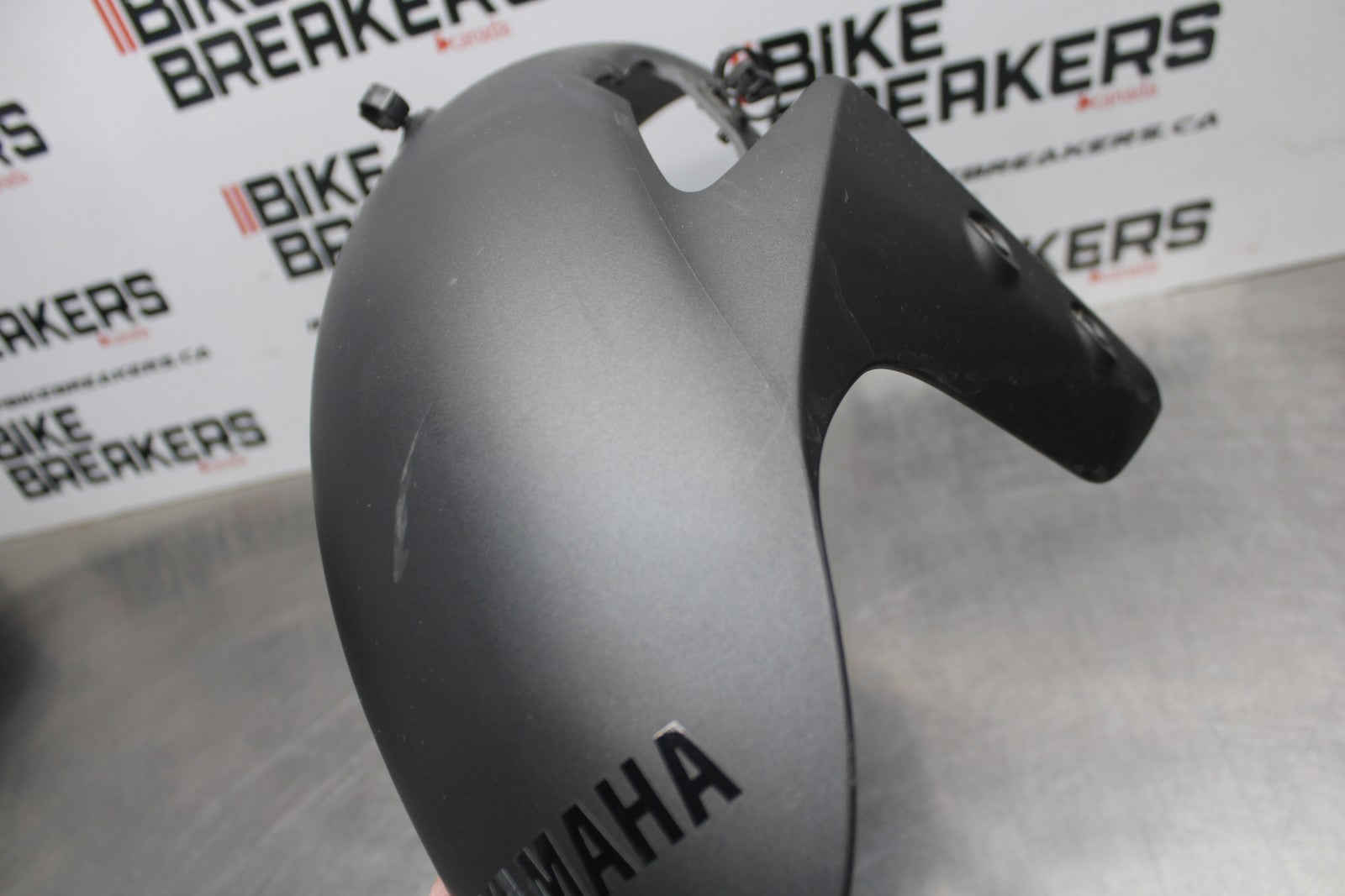 22-25 YAMAHA YZF R7 FRONT WHEEL FENDER COWL FAIRING BEB-21511-00-P3 BB769