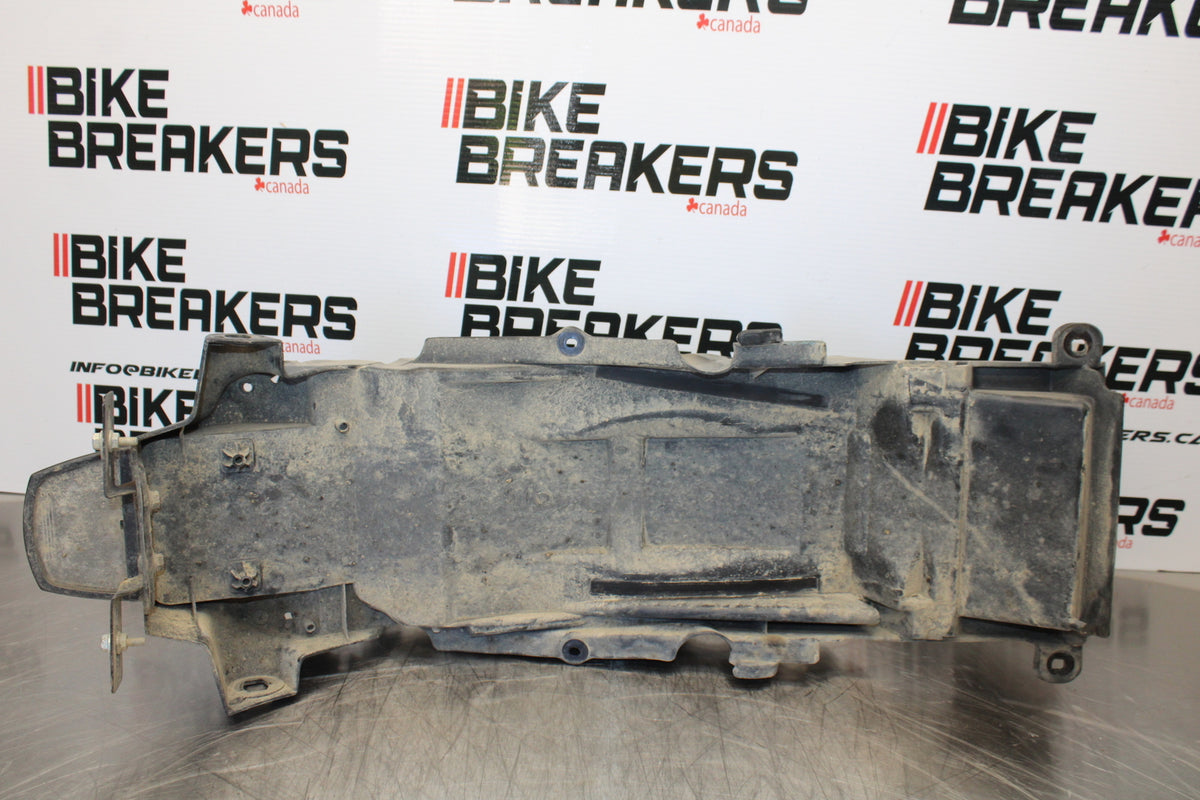 00 SUZUKI SV650 REAR BACK TAIL UNDERTAIL BATTERY TRAY PLASTIC BB156