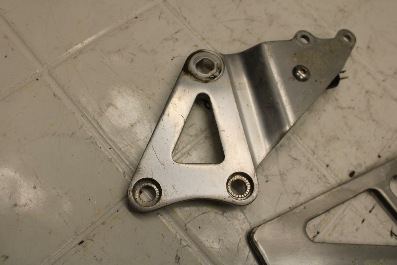 88 SUZUKI GSXR750 LEFT RIGHT REARSET REAR SET DRIVER PEG BRACKETS MOUNTS BB18