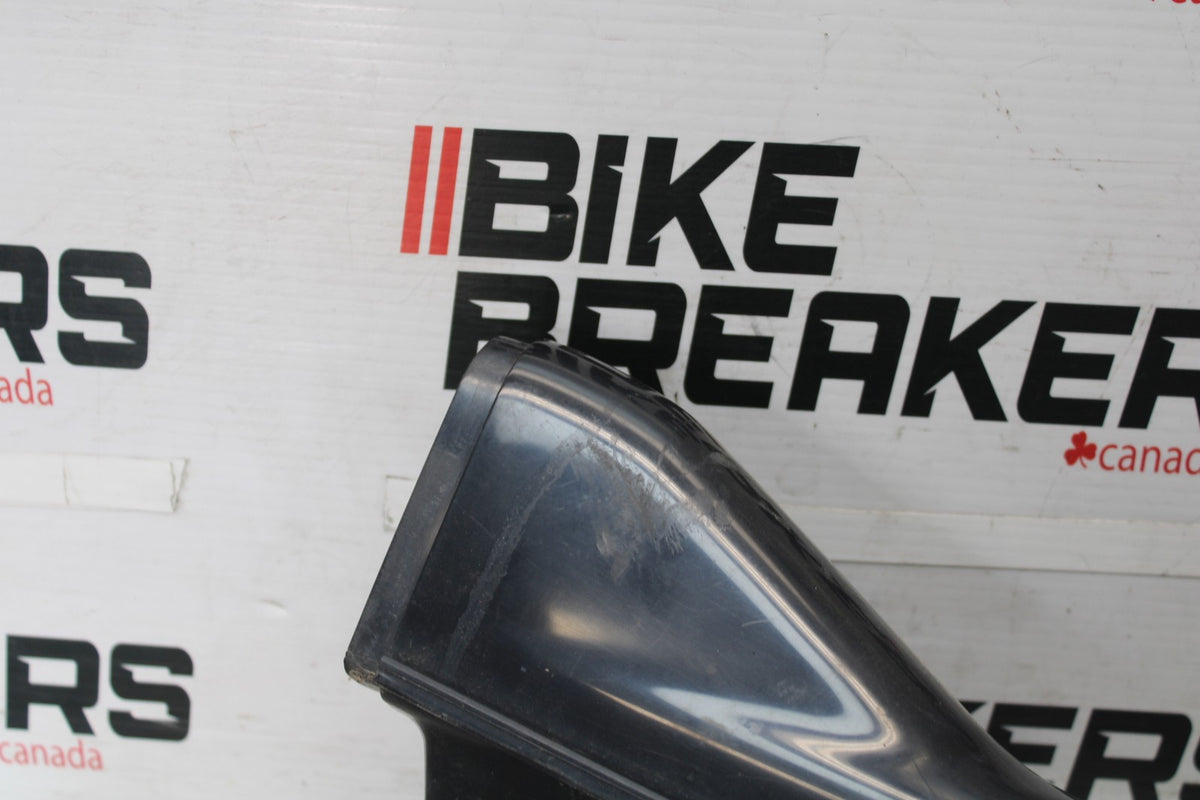 97-00 SUZUKI GSXR600 SRAD LEFT RAM AIR INTAKE DUCT TUBE BB921