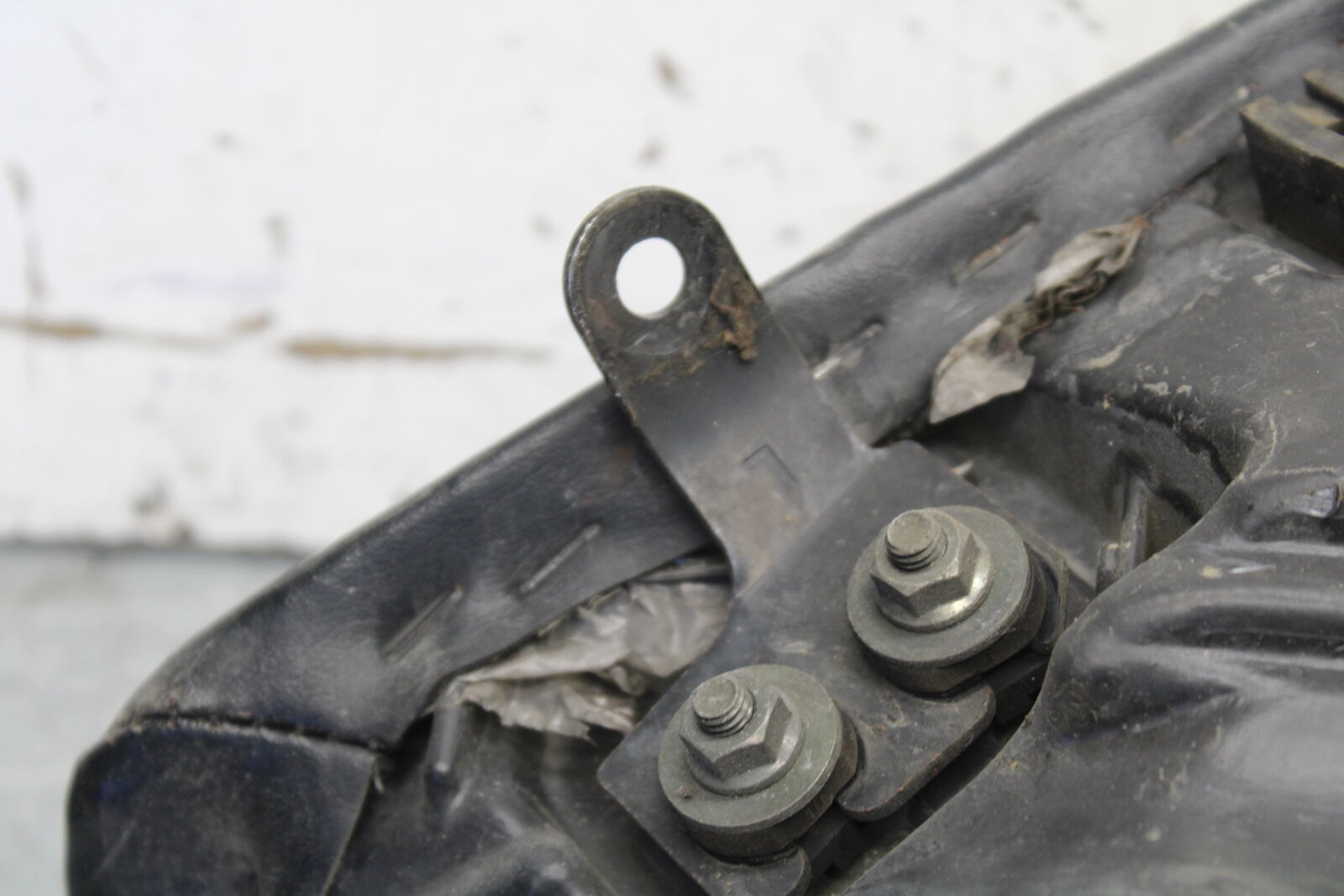 05-09 SUZUKI BOULEVARD C90 FRONT DRIVERS SEAT BB692