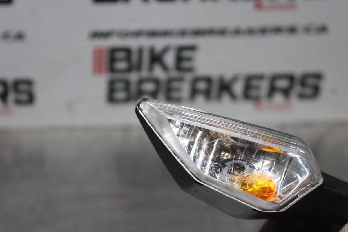 18-26 KAWASAKI Z400 FRONT LEFT RIGHT TURN SIGNALS LIGHT INDICATORS BB852