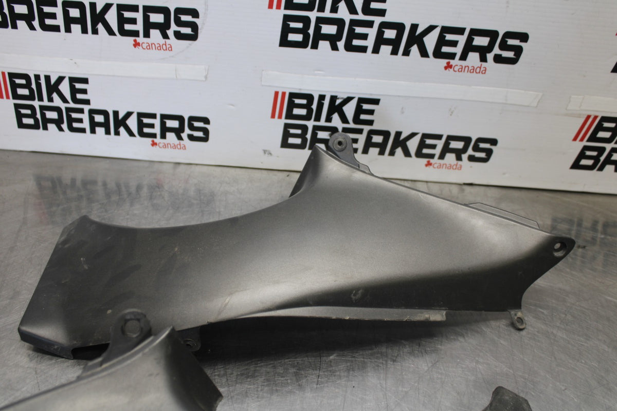 00-05 KAWASAKI NINJA ZX12R RIGHT LEFT INNER FAIRINGS COWLS PANELS BB892