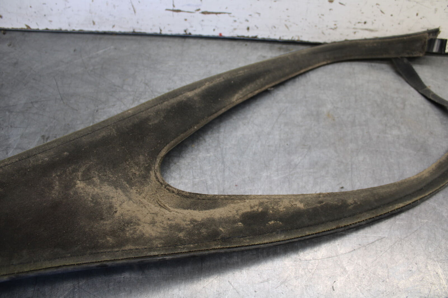 02-04 HONDA VTX1800S GAS TANK FUEL CELL BELT BB712