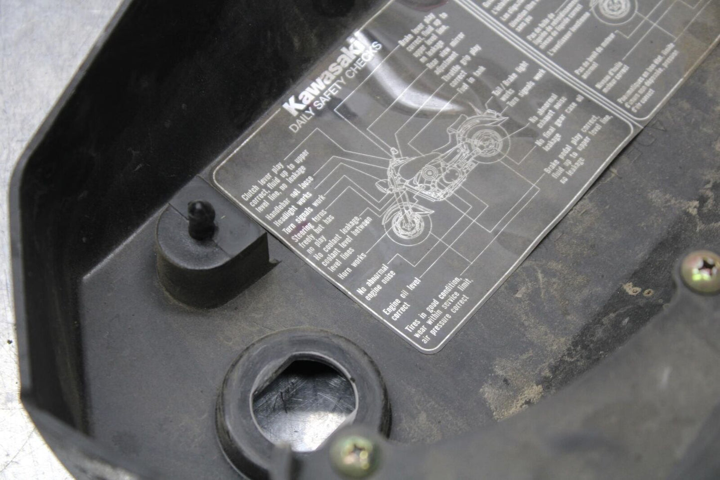 2005 Kawasaki Vulcan 1600 VN1600A Classic SIDE COVER PANEL COWL PAIR BB574